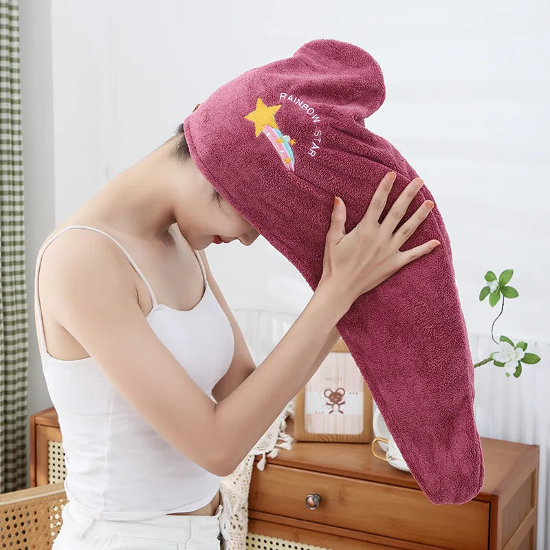 Toalha de cabelo super absorvente e macia para mulheres. Toca estilosa e fácil de usar.