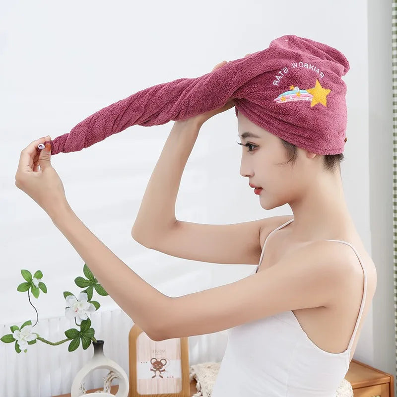Toalha de cabelo super absorvente e macia para mulheres. Toca estilosa e fácil de usar.