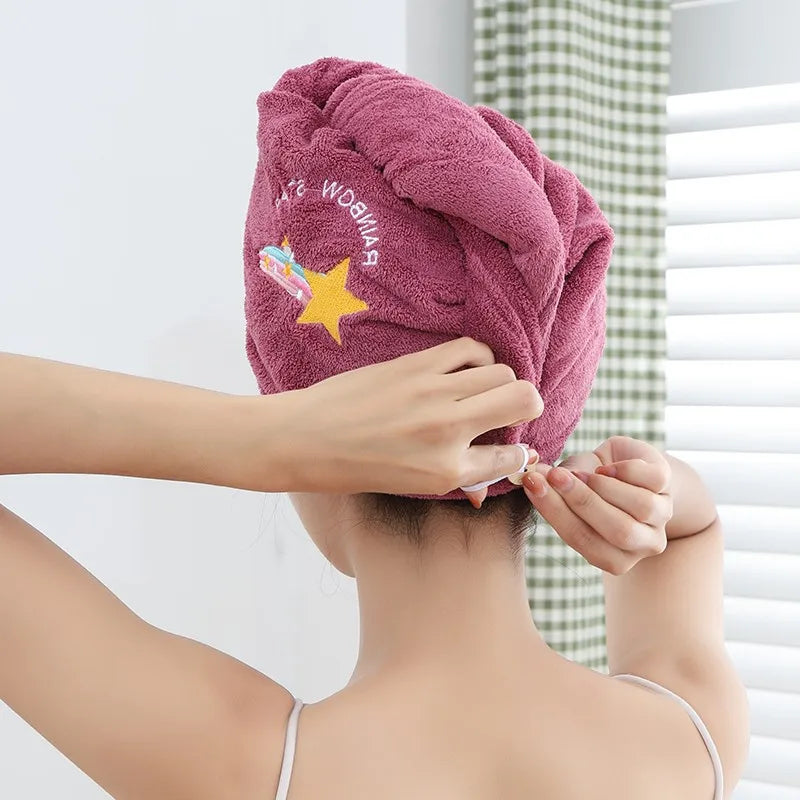 Toalha de cabelo super absorvente e macia para mulheres. Toca estilosa e fácil de usar.